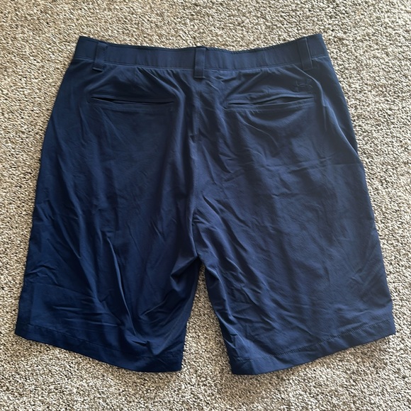 Under Armour Men’s Navy Shorts Size 38 - Picture 2 of 5